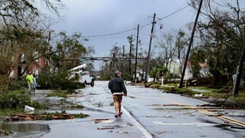 Αυξάνεται ο τραγικός απολογισμός: Στους 30 οι νεκροί από τον κυκλώνα Μάικλ