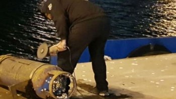 Έκρυψαν στα ύφαλα πλοίου φιάλη υγραερίου με … μαριχουάνα – ΦΩΤΟ