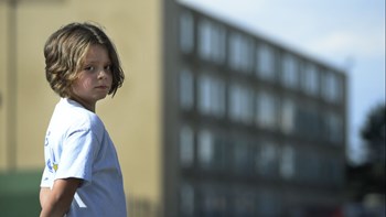 ΟΟΣΑ: Σχεδόν ένα στα επτά παιδιά των ανεπτυγμένων χωρών ζουν στα όρια της φτώχειας