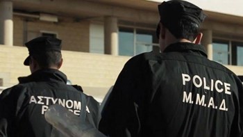 Συναγερμός στην Κύπρο – Κουκουλοφόρος εισέβαλε σε σχολείο με χασαπομάχαιρο