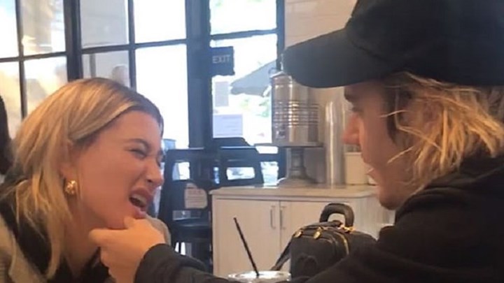 O Τζάστιν Μπίμπερ το επιβεβαιώνει: Ναι, παντρεύτηκα τη Χάιλι Μπόλντουιν – ΒΙΝΤΕΟ