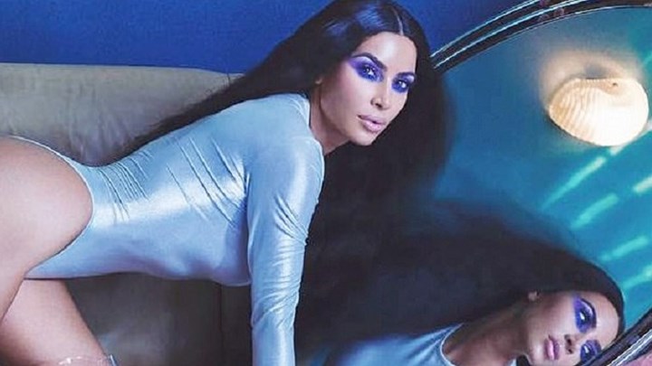 Ολόγυμνη ποζάρει η Κιμ Καρντάσιαν για τη νέα σειρά καλλυντικών της – ΦΩΤΟ