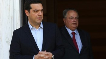 Το παρασκήνιο της παραίτησης Κοτζιά – Τι ψιθύρισε στον Πρωθυπουργό κατά τη διάρκεια του Υπουργικού Συμβουλίου