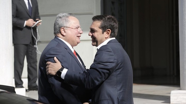 Κοτζιάς: Είμαι ο πιο ευτυχής παραιτηθείς υπουργός Εξωτερικών – Τσίπρας: Φεύγεις σε ημέρα χαράς – Τι είπαν για τα μυστικά κονδύλια