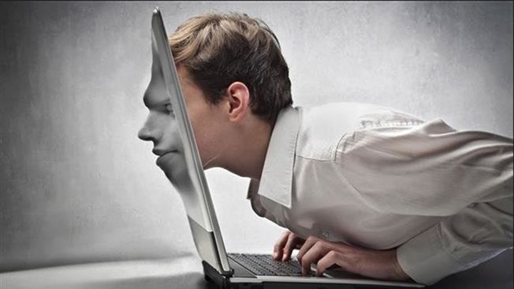 Εθισμένοι στο ίντερνετ οι Έλληνες – Σε ποιο νομό έχουν διπλασιαστεί τα ποσοστά των “κολλημένων”