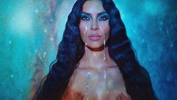 Τα… δάκρυα της ολόγυμνης Κιμ Καρντάσιαν – ΦΩΤΟ