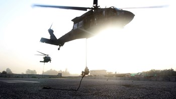 Τραγωδία στην Κολομβία – Τέσσερις στρατιωτικοί σκοτώθηκαν σε συντριβή ελικοπτέρου