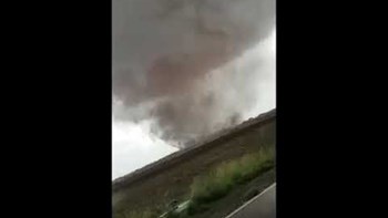 Ανεμοστρόβιλος ”σάρωσε” περιοχές της Λευκωσίας – Δείτε το συγκλονιστικό βίντεο