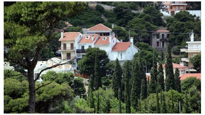 Έρχονται άδειες για χιλιάδες ακίνητα – Τι προβλέπει η νέα ρύθμιση του ΥΠΟΙΚ