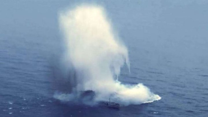 Προκλητική άσκηση του Τουρκικού Πολεμικού Ναυτικού: Υποβρύχια βυθίζουν πλοίο κοντά στο “Barbaros” – ΒΙΝΤΕΟ