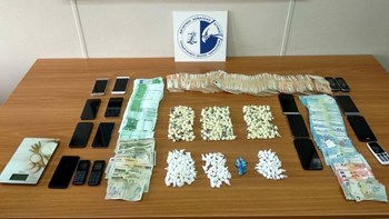 Εξαρθρώθηκε σπείρα που διακινούσε ναρκωτικά σε στέκια της κοσμικής Αθήνας – ΦΩΤΟ