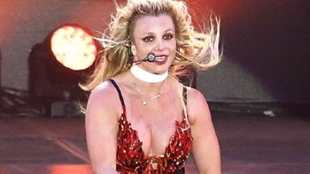 Αποκαλυπτική στη σκηνή η Μπρίτνεϊ Σπίαρς – ΦΩΤΟ -ΒΙΝΤΕΟ