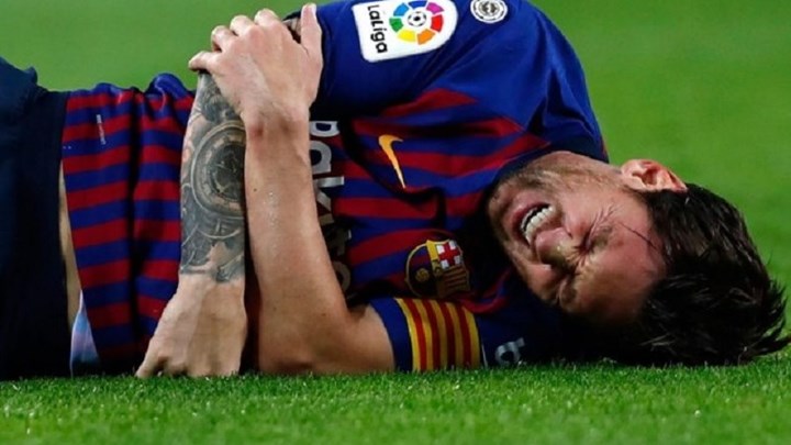 H πρώτη φωτογραφία του Μέσι με νάρθηκα στο χέρι-ΦΩΤΟ