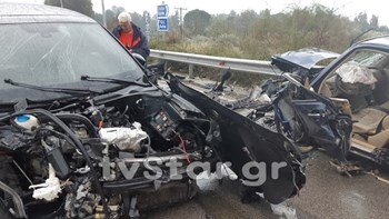 Σοβαρό τροχαίο στη Στυλίδα – Νεογέννητο μωρό ανάμεσα στους επιβάτες – ΦΩΤΟ – ΒΙΝΤΕΟ