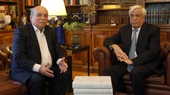 Ο Βούτσης παρέδωσε στον Πρόεδρο της Δημοκρατίας τον “Φάκελο της Κύπρου”