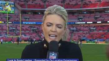 Η… ατρόμητη δημοσιογράφος – Δέχτηκε την μπάλα στο κεφάλι, αλλά συνέχισε το ρεπορτάζ – ΒΙΝΤΕΟ