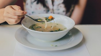 Το φαγητό της γιαγιάς τους έστειλε στο νοσοκομείο