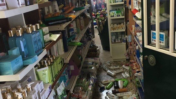 Ζημιές σε σούπερ μάρκετ στην Κεφαλονιά από τον ισχυρό σεισμό των 6,4 Ρίχτερ – ΦΩΤΟ