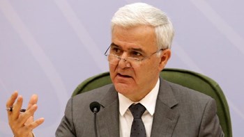 Παραιτήθηκε ο Αλβανός υπουργός Εσωτερικών