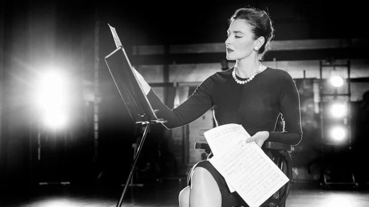 Η Ναυπλιώτου σε αποκλειστικές φωτογραφίες και στη μαρκίζα για το «MasterClass»