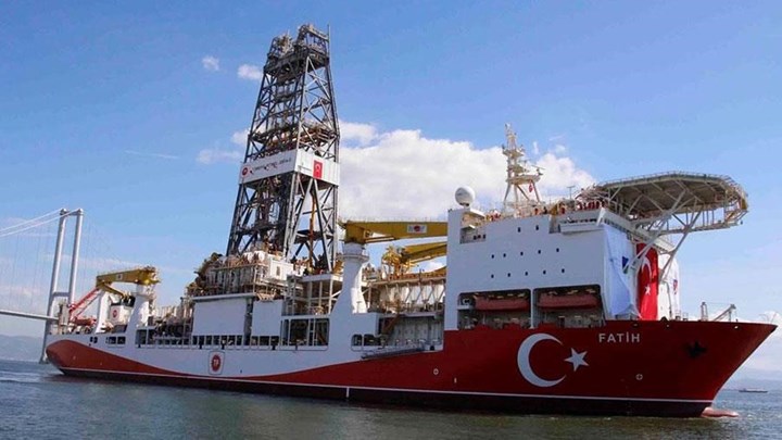 Συνεχίζουν να προκαλούν οι Τούρκοι – Ξεκινούν οι γεωτρήσεις στη Μεσόγειο