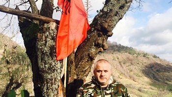 Πρόκληση Αλβανού δημοσιογράφου για τη δολοφονία του 35χρονου ομογενή: Kαλύτερα να κλαίνε οι μητέρες σας παρά να φορούν μαύρες μαντίλες οι δικές μας