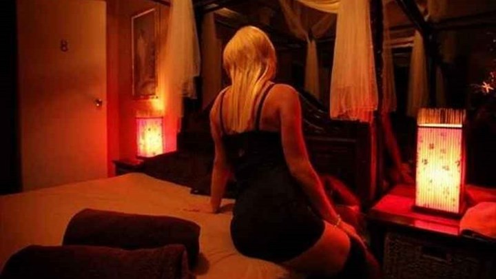 Στη φάκα της αστυνομίας τζαμπατζής ερωτύλος – Επισκεπτόταν οίκους ανοχής ως εισαγγελέας και ως δημοσιογράφος