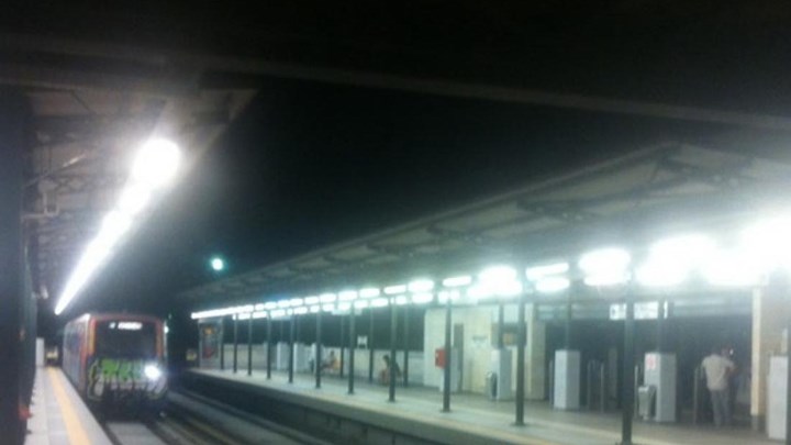 Πυροβόλησαν γυναίκα με αεροβόλο στον σταθμό του ΗΣΑΠ στα Πετράλωνα