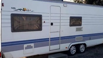 Εκατοντάδες κιλά ναρκωτικών σε τροχόσπιτο εντόπισαν οι “ακτίνες Χ” – ΦΩΤΟ