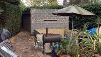 Ζευγάρι κρατούσε άνδρα στο σπιτάκι του κήπου για τέσσερα χρόνια – Τον αντιμετώπιζαν σαν σκλάβο