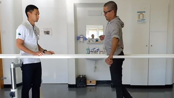 Παραπληγικοί περπάτησαν ξανά χάρη σε πρωτοπόρα μέθοδο αποκατάστασης – ΒΙΝΤΕΟ