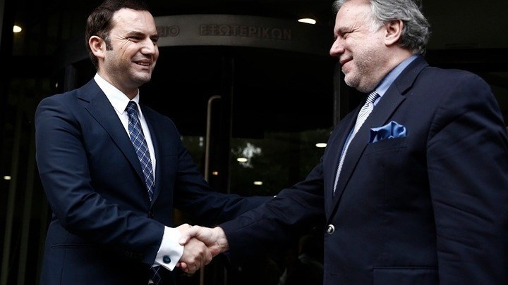 Ο αντιπρόεδρος των Σκοπίων στον Κατρούγκαλο: Θα τελειώσουμε με τις συνταγματικές αλλαγές έως το τέλος του χρόνου