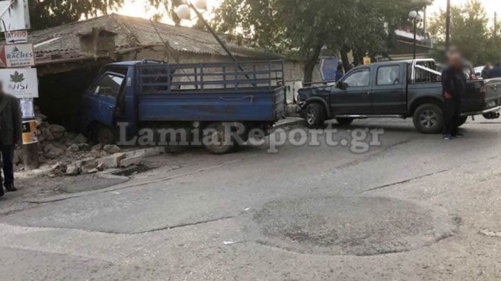 Ένας νεκρός και ένας τραυματίας σε τροχαίο στη Λαμία