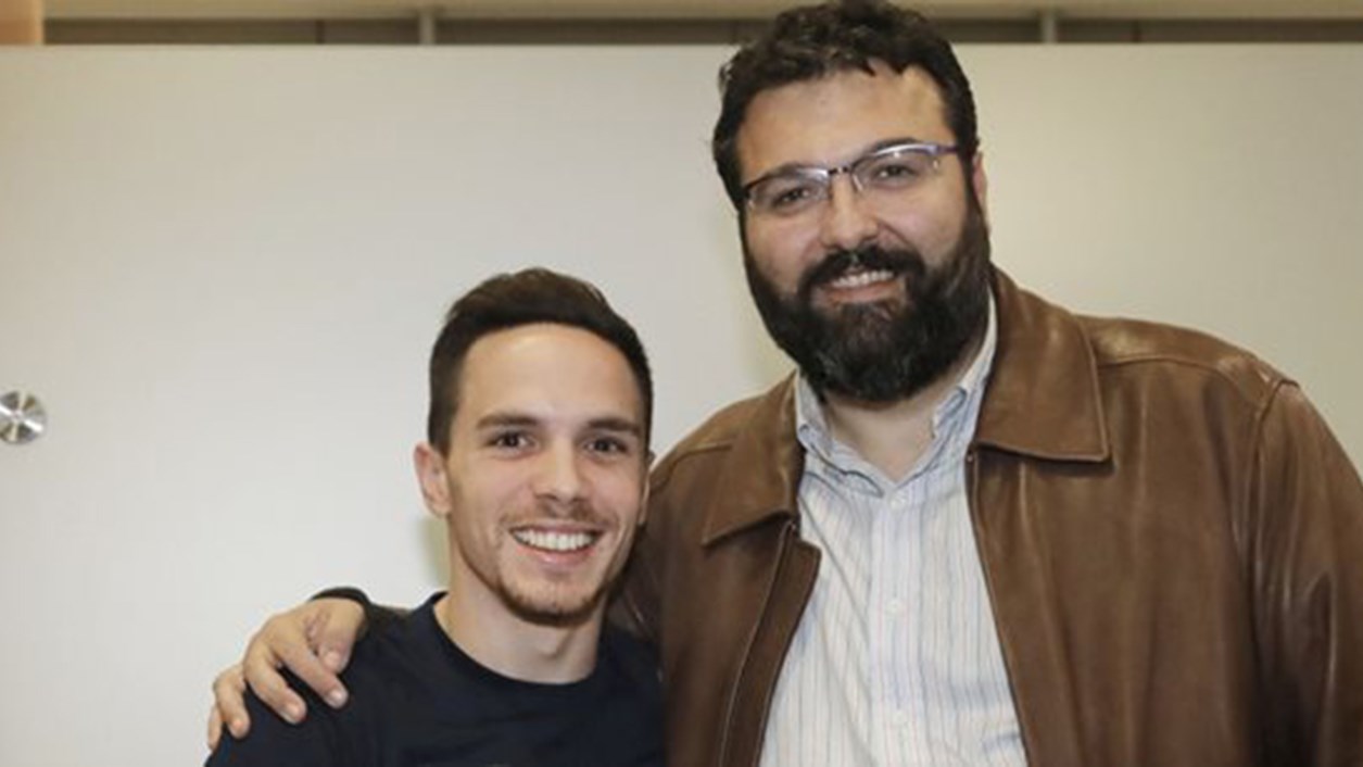 Βασιλειάδης: Ο Πετρούνιας κάνει ότι θέλει και με… το ένα χέρι