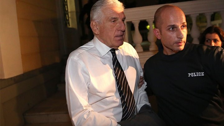 “Βόμβα” από νομικούς κύκλους της Γαλλίας: Αν καταθέσει το “βαθύ λαρύγγι”, ίσως ακουστούν ισχυρά ονόματα πέραν του Παπαντωνίου