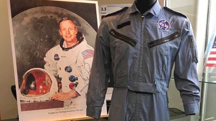 Σε δημοπρασία συλλεκτικά αντικείμενα του Νιλ Άρμστρονγκ