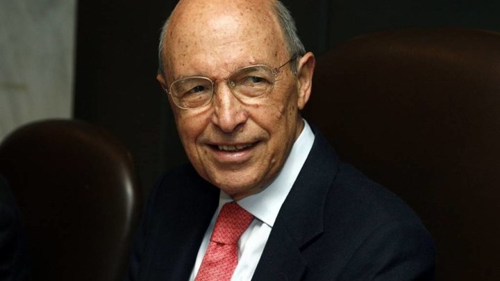 Σημίτης: Τα προβλήματα της χώρας δεν λύνονται με τη σκανδαλολογία