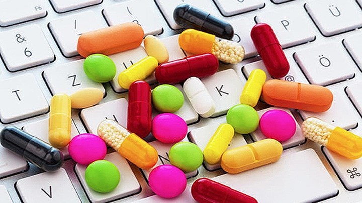 SOS από τον ΕΟΦ για παράνομα και επικίνδυνα φάρμακα που πωλούνται στο διαδίκτυο
