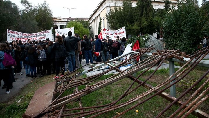 Πότε θα γίνει η γιορτή του Πολυτεχνείου στα σχολεία