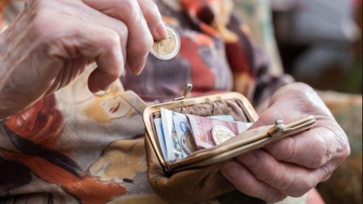 Νέες αποφάσεις δικαιώνουν συνταξιούχους – Επιστρέφουν δώρα και από επικουρικές συντάξεις