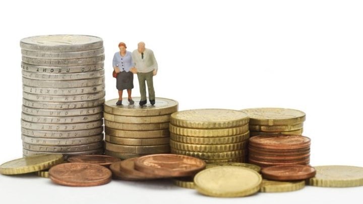Τα βήματα για να πάρετε πίσω αναδρομικά και δώρα τριετίας – Οδηγός για τους συνταξιούχους