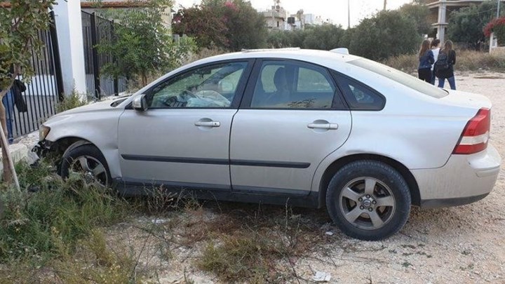 Ανήλικοι πήραν κρυφά αυτοκίνητο και έπεσαν σε σχολείο στην Κρήτη – ΦΩΤΟ