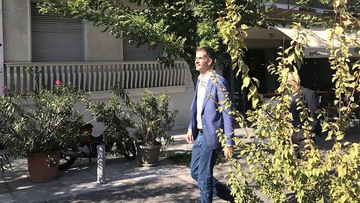 Ο Κώστας Μπακογιάννης περιόδευσε σε Θησείο και Άνω Πετράλωνα