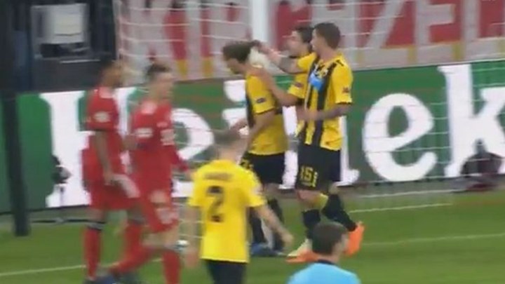 Μαλλιοτραβήγματα στην ΑΕΚ  – Ο Τσόσιτς τράβηξε την κοτσίδα του Χουλτ