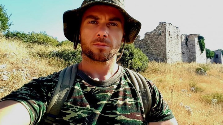 Σήμερα το τελευταίο “αντίο” στον Κωνσταντίνο Κατσίφα – Πούλμαν γεμάτα κόσμο φτάνουν στους Βουλιαράτες – ΒΙΝΤΕΟ