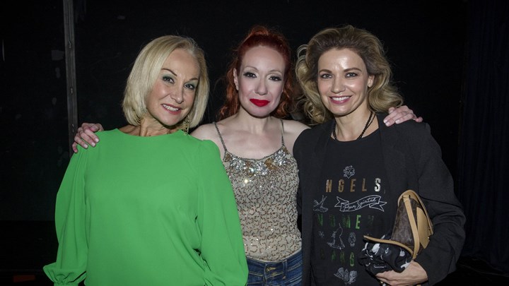 Ο Ανατόλ έβαλε τα… επίσημά του κι αποθεώθηκε!