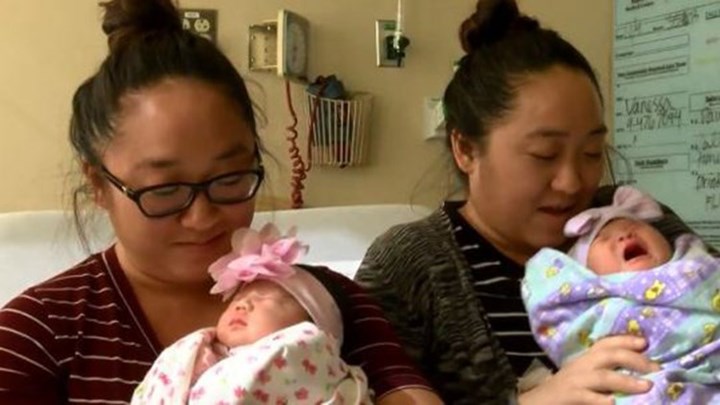 Δίδυμες γέννησαν με διαφορά μερικών λεπτών – ΦΩΤΟ