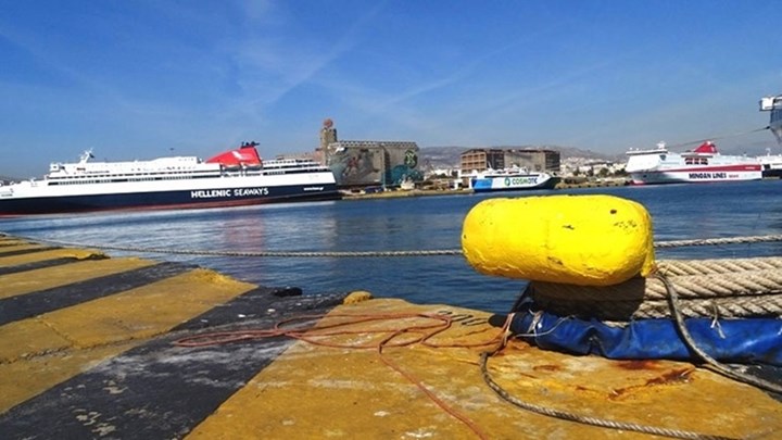 Συνεχίζεται η αποχή των εργαζομένων στα περιφερειακά λιμάνια