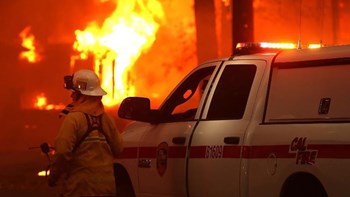 Τουλάχιστον 9 οι νεκροί από την πυρκαγιά που κατακαίει την βόρεια Καλιφόρνια