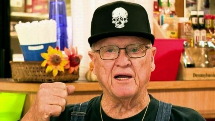 78χρονος ήρθε αντιμέτωπος με αρκούδα και της… έριξε μπουνιά – ΒΙΝΤΕΟ